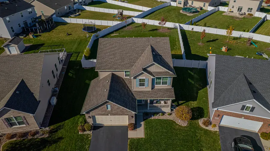 9351 Chestnut Cove, Saint John, IN 46373 - Image #2