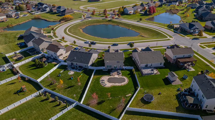 9351 Chestnut Cove, Saint John, IN 46373 - Image #3