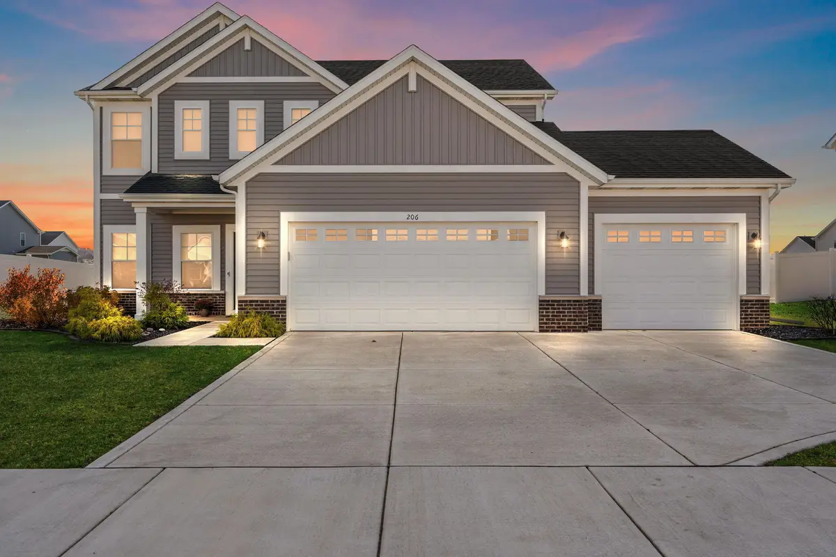 206 Sweetbay Street, Valparaiso, IN 46385 - Image #1