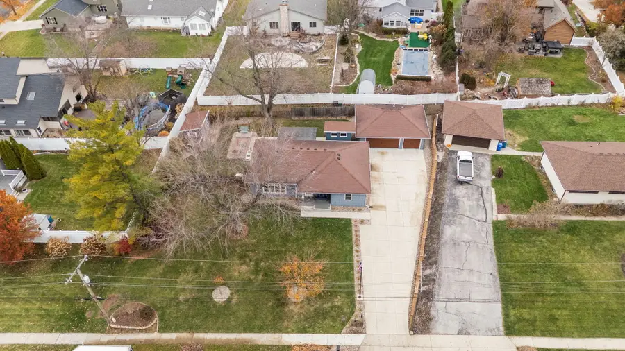 240 W Greenwood Avenue, Crown Point, IN 46307 - Image #2