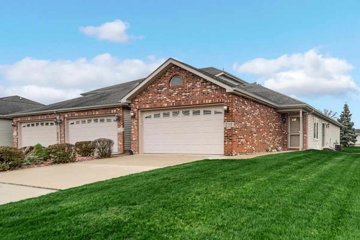 233 Deertrail Lane, Schererville, IN 46375 - Image #1