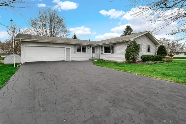 2002 Crockett Avenue, Valparaiso, IN 46383