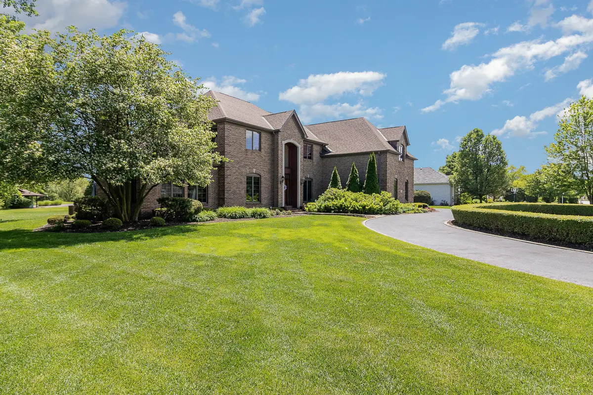811 Royal Dublin Lane, Dyer, IN 46311 - Image #1