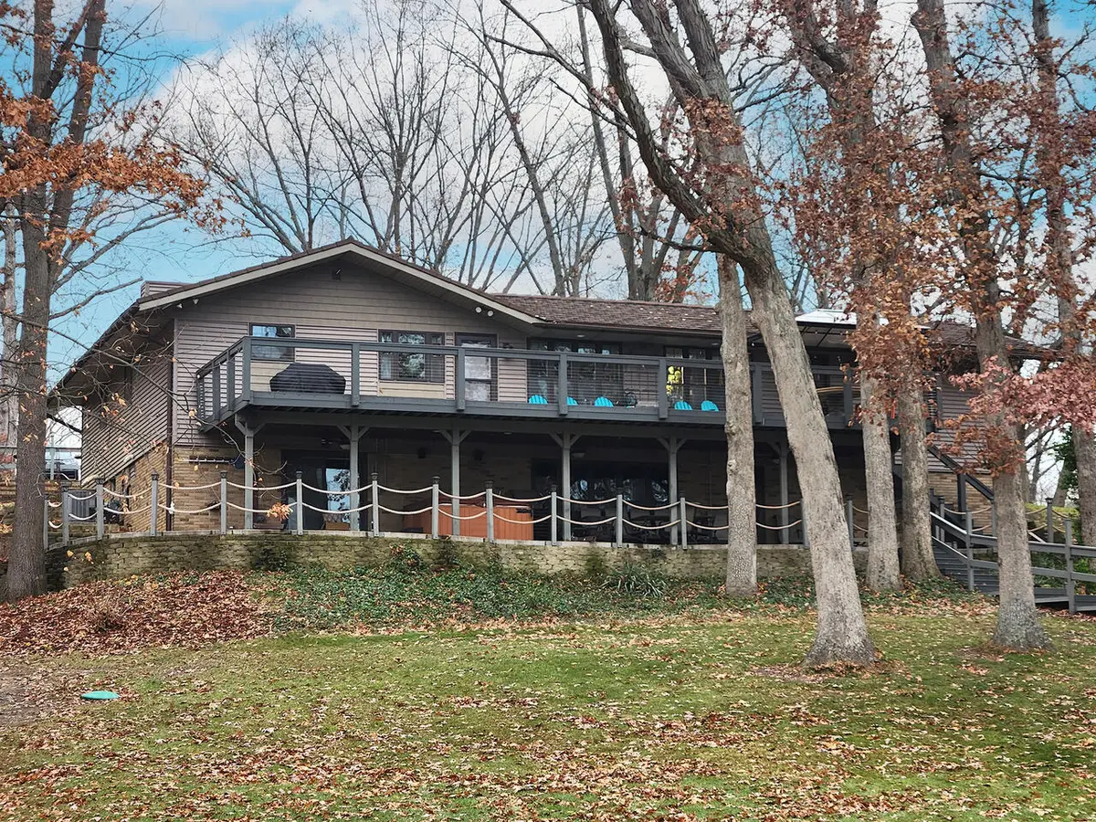 202 Oakridge Court, Valparaiso, IN 46385 - Image #1