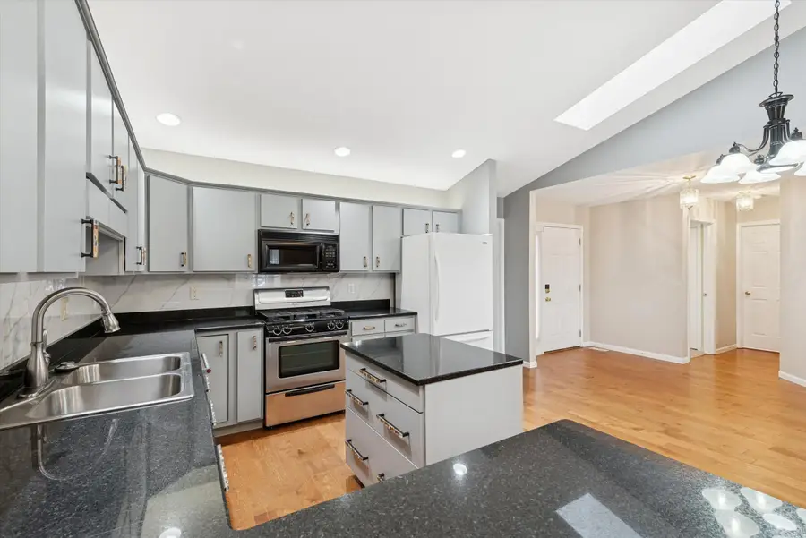 374 Glenallyn Drive, Valparaiso, IN 46383 - Image #2