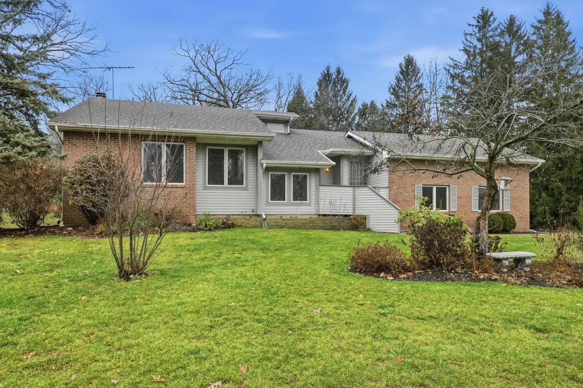 10906 Bunker Drive, Demotte, IN 46310 - Image #1