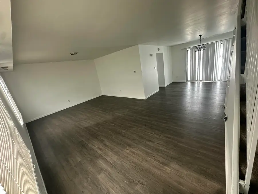 6050 Delaware Drive, Merrillville, IN 46410 - Image #2