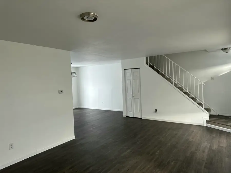 6050 Delaware Drive, Merrillville, IN 46410 - Image #3