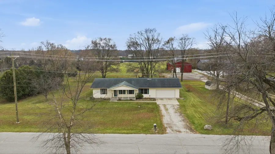 1262 E 900 N, La Porte, IN 46350 - Image #2