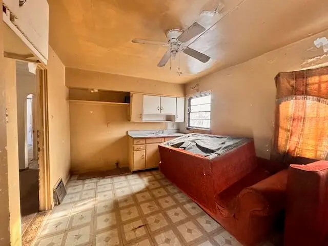 1027 E 35th Place, Gary, IN 46409 - Image #3