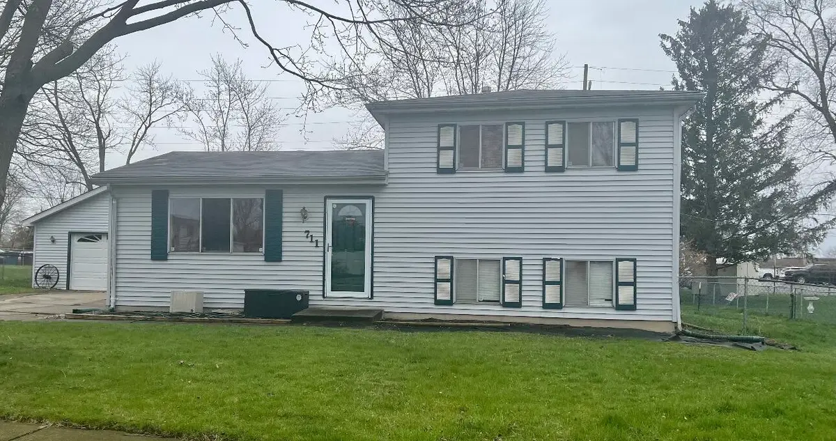 711 Shawnee Court, Lowell, IN 46356 - Image #1