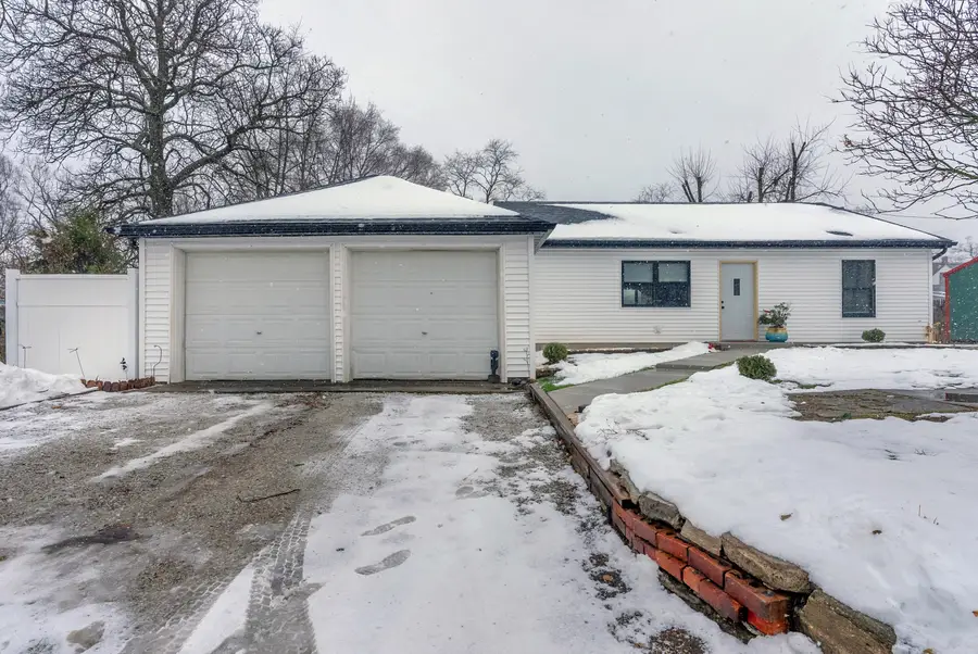 25 E Grove Street, Wheatfield, IN 46392 - Image #2