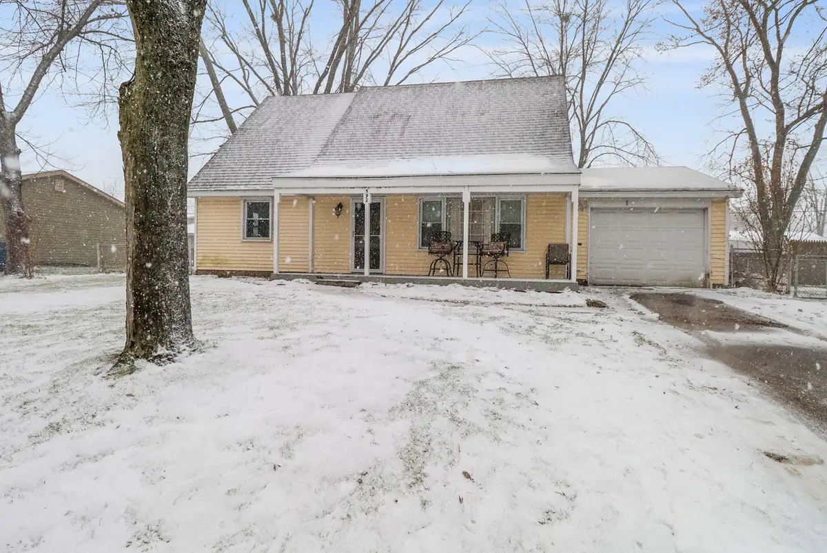 392 Stonehill Drive, Valparaiso, IN 46385 - Image #1