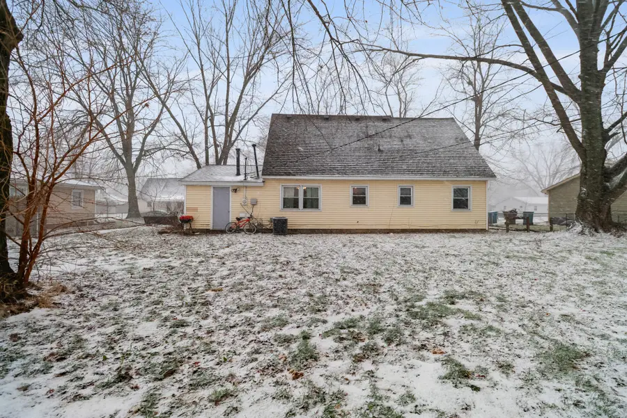 392 Stonehill Drive, Valparaiso, IN 46385 - Image #2
