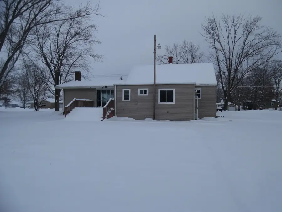 813 W Division Street, Demotte, IN 46310 - Image #3