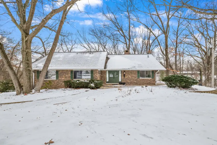 203 Oakridge Court, Valparaiso, IN 46385 - Image #2