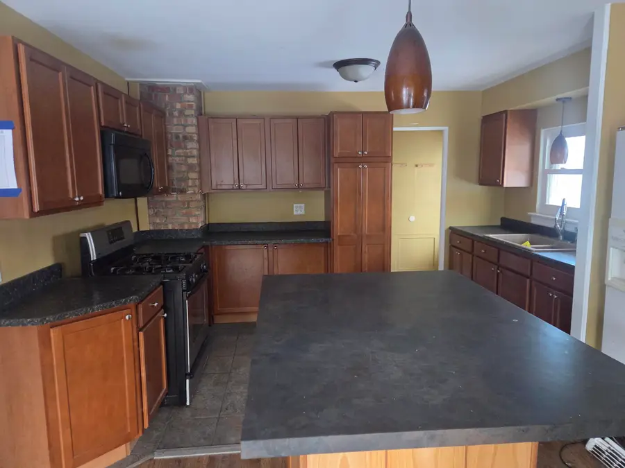 7 Beverly Boulevard, Hobart, IN 46342 - Image #3