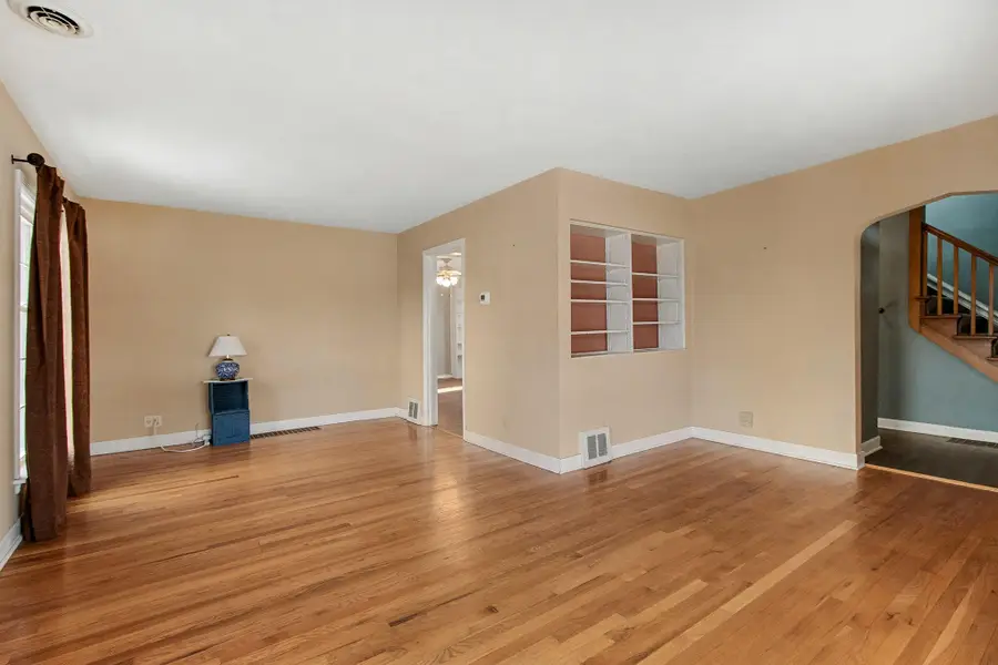 7123 Baring Pkwy, Hammond, IN 46324 - Image #3