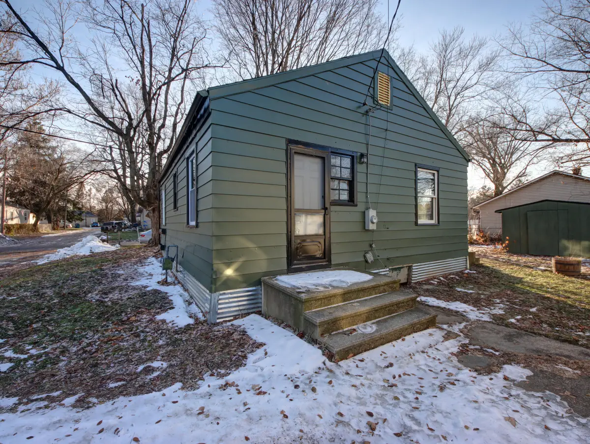 826 Kingsporte Avenue, La Porte, IN 46350 - Image #1