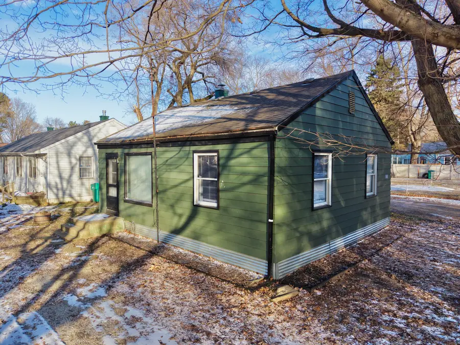 826 Kingsporte Avenue, La Porte, IN 46350 - Image #2