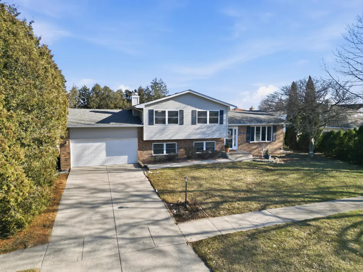2417 Canterbury Place, Schererville, IN 46375 - Image #1