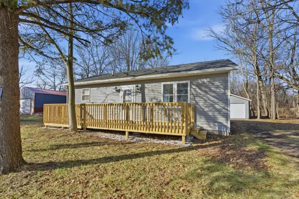 1606 N Longshore Drive, Walkerton, IN 46574