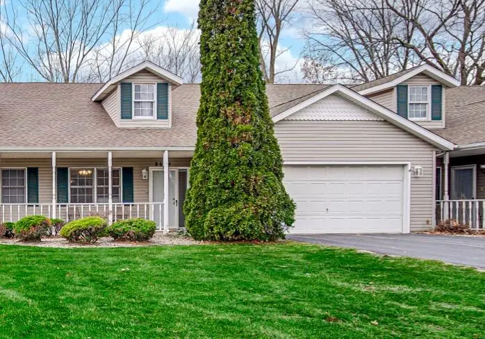 8654 Kelly Drive, Saint John, IN 46373 - Image #1