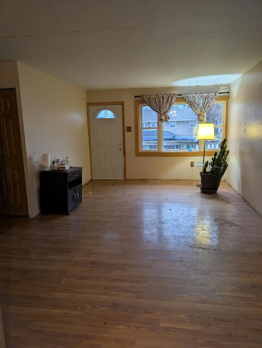 11 N Guyer Street, Hobart, IN 46342 - Image #3