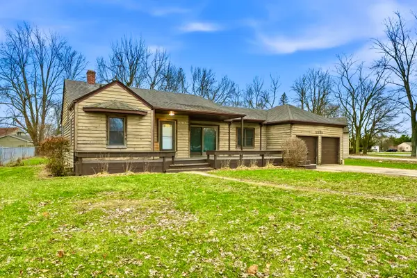 1107 W 62nd Place, Merrillville, IN 46410