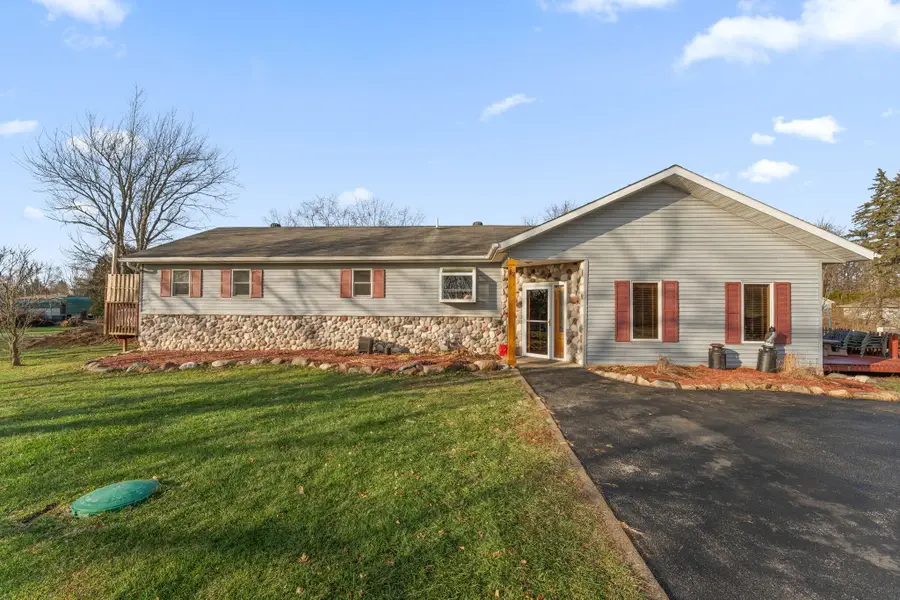 12 S Beulah Vista, Hebron, IN 46341 - Image #2