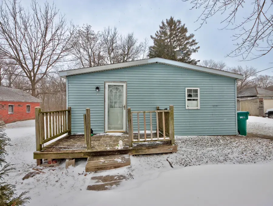 211 Mcclung Road, La Porte, IN 46350 - Image #2