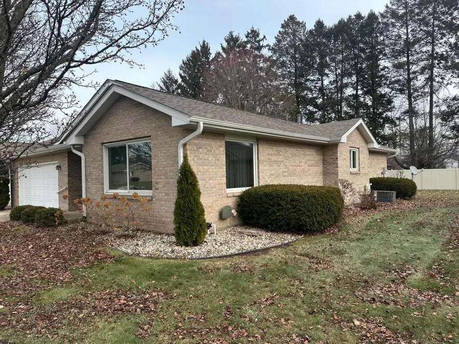 163 Regency Parkway, La Porte, IN 46350 - Image #2