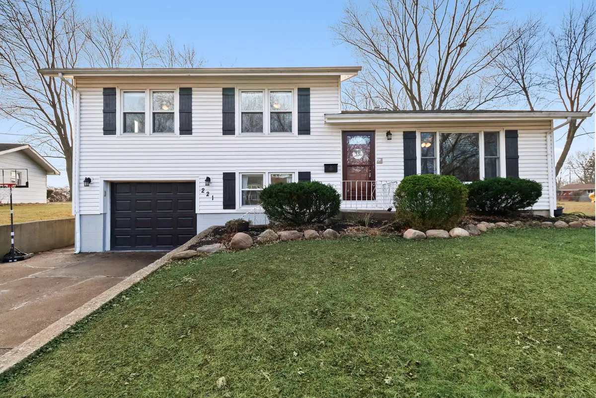 221 E Elizabeth Drive, Crown Point, IN 46307 - Image #1