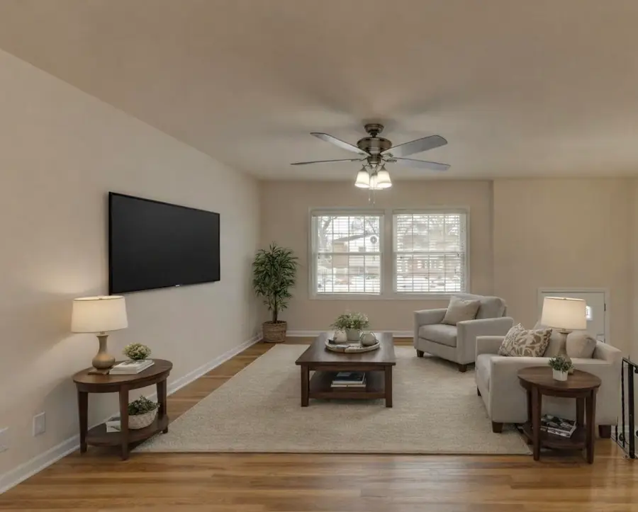 819 N Oakwood Street, Griffith, IN 46319 - Image #2