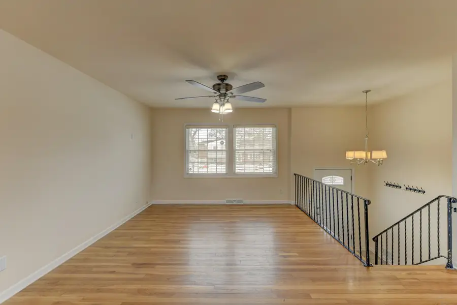 819 N Oakwood Street, Griffith, IN 46319 - Image #3