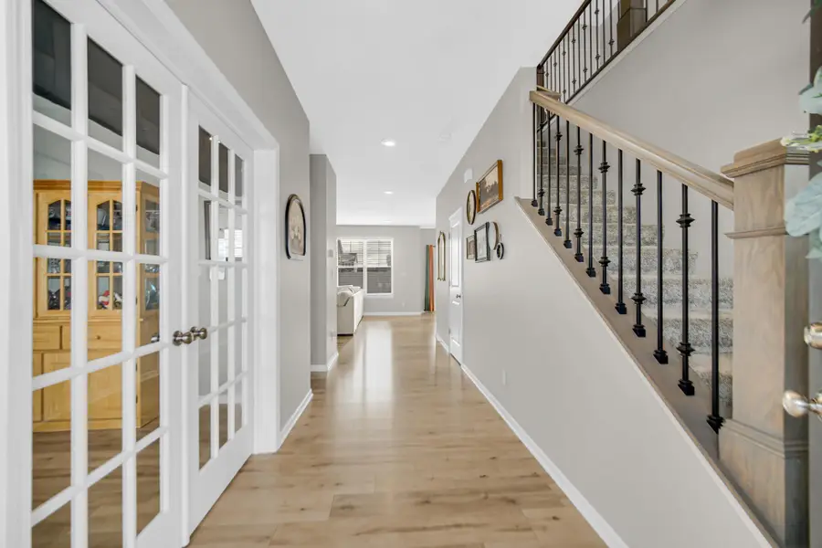 208 Sweetbay Street, Valparaiso, IN 46385 - Image #2