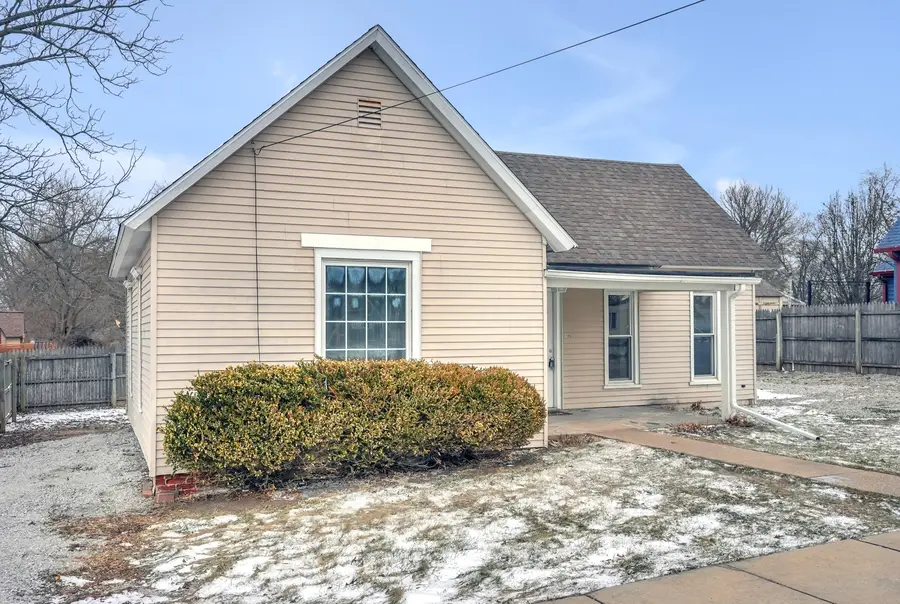 105 E Bates Street, Hebron, IN 46341 - Image #2