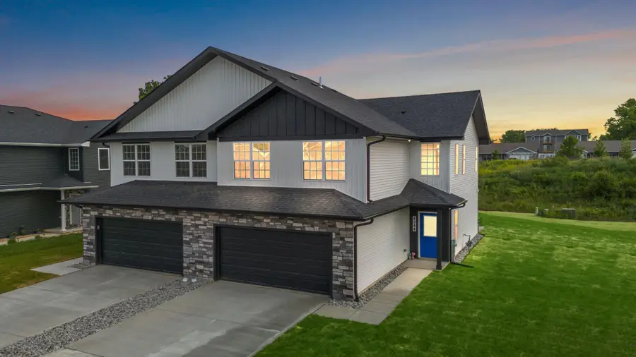 4427 W 77th Avenue, Merrillville, IN 46410 - Image #2