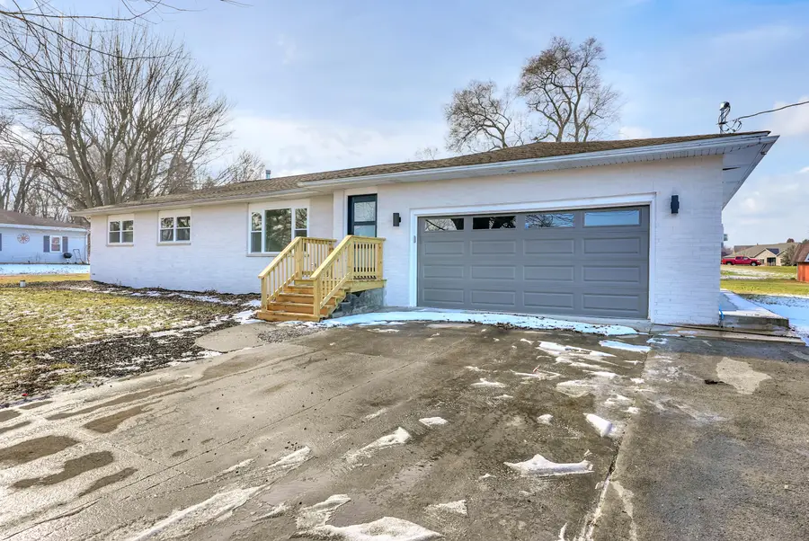 1952 Hayes Leonard Road, Valparaiso, IN 46385 - Image #2