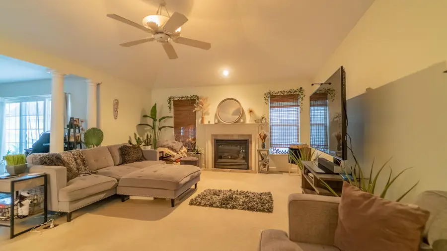 215 Dundee Street, Valparaiso, IN 46385 - Image #2