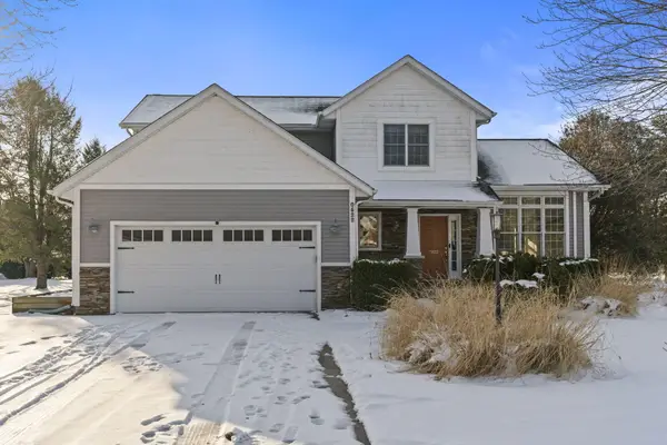 822 E Remington Square, La Porte, IN 46350