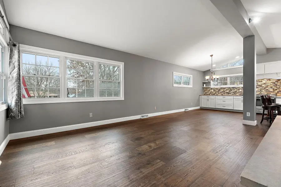 2005 Berkley Drive, Valparaiso, IN 46383 - Image #2