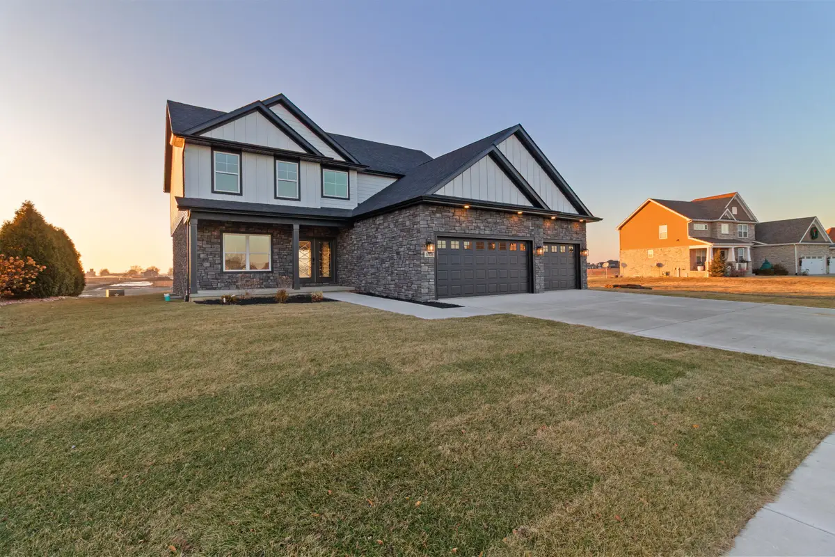 10138 Sentry Drive, Saint John, IN 46373 - Image #1