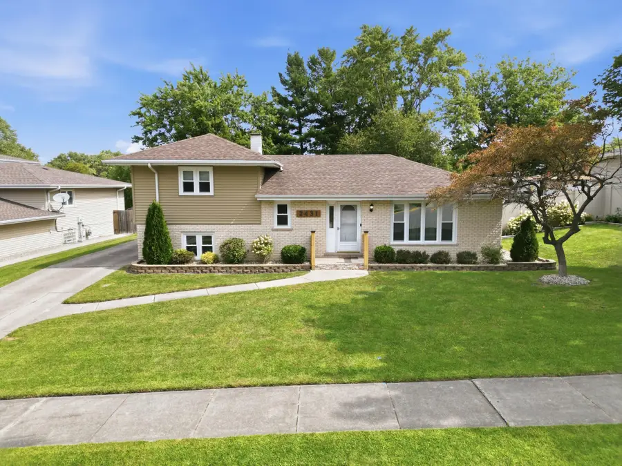 2431 Hickory Drive, Dyer, IN 46311 - Image #2