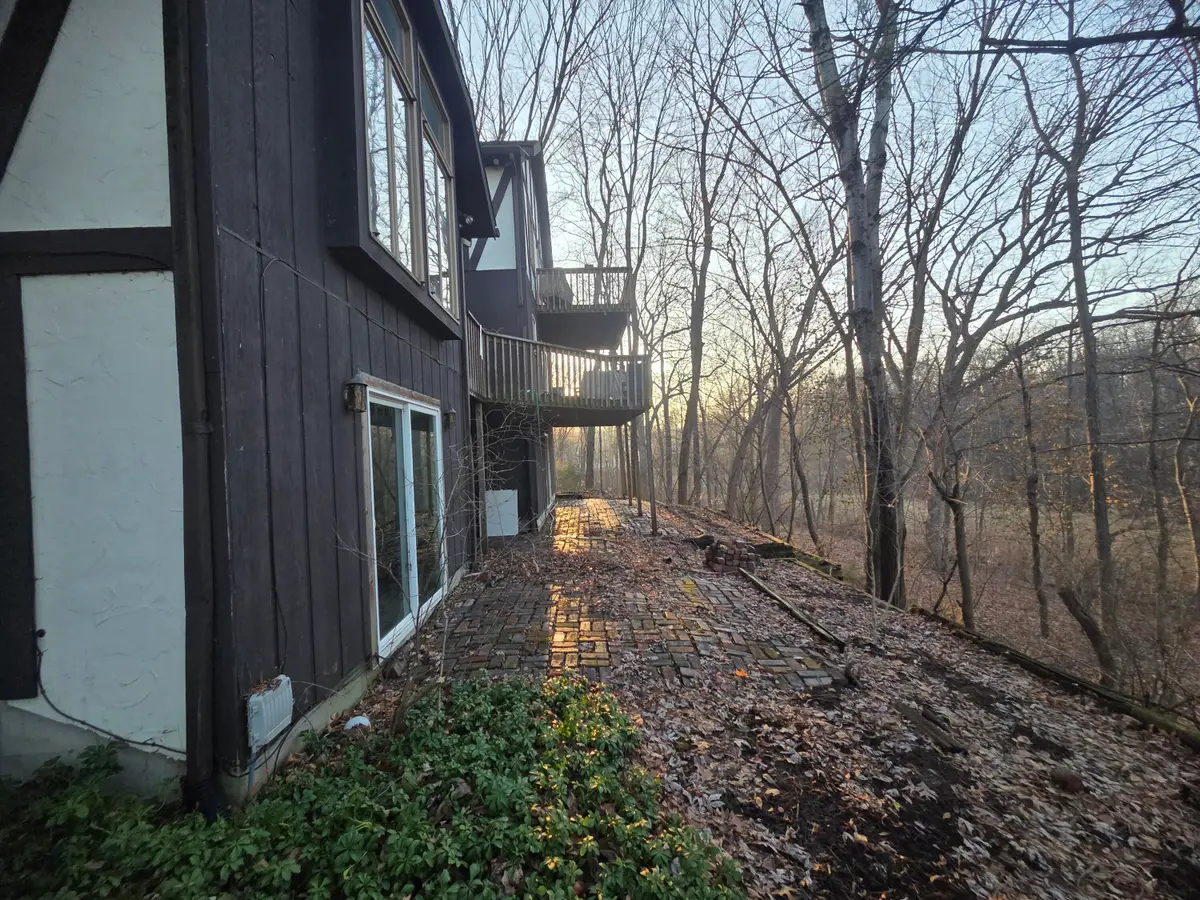 401 Shorewood Court, Valparaiso, IN 46385 - Image #1