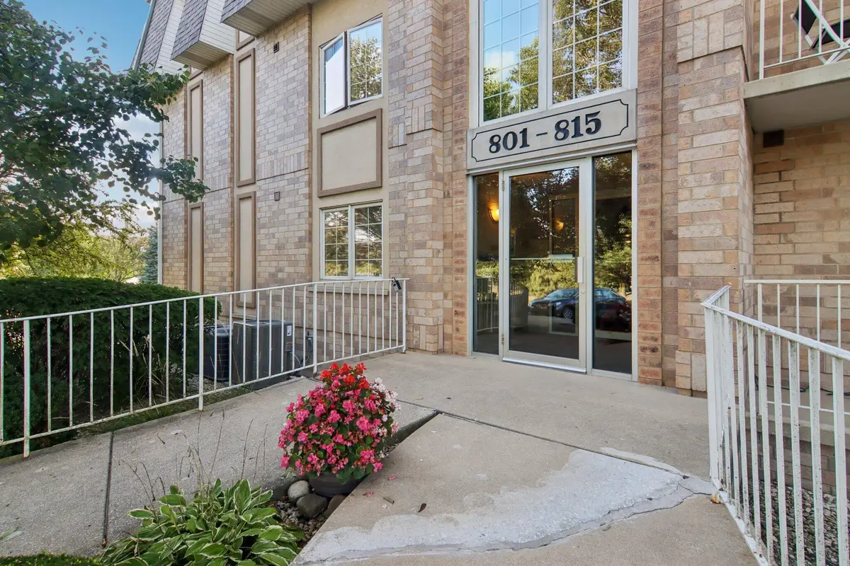 810 Swan Drive #2a, Dyer, IN 46311 - Image #1