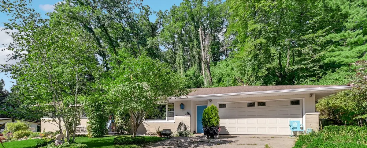 28 Woodland Trail, Ogden Dunes, IN 46368 - Image #1