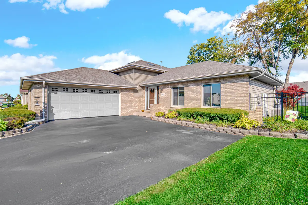 901 Robin Court, Dyer, IN 46311 - Image #1