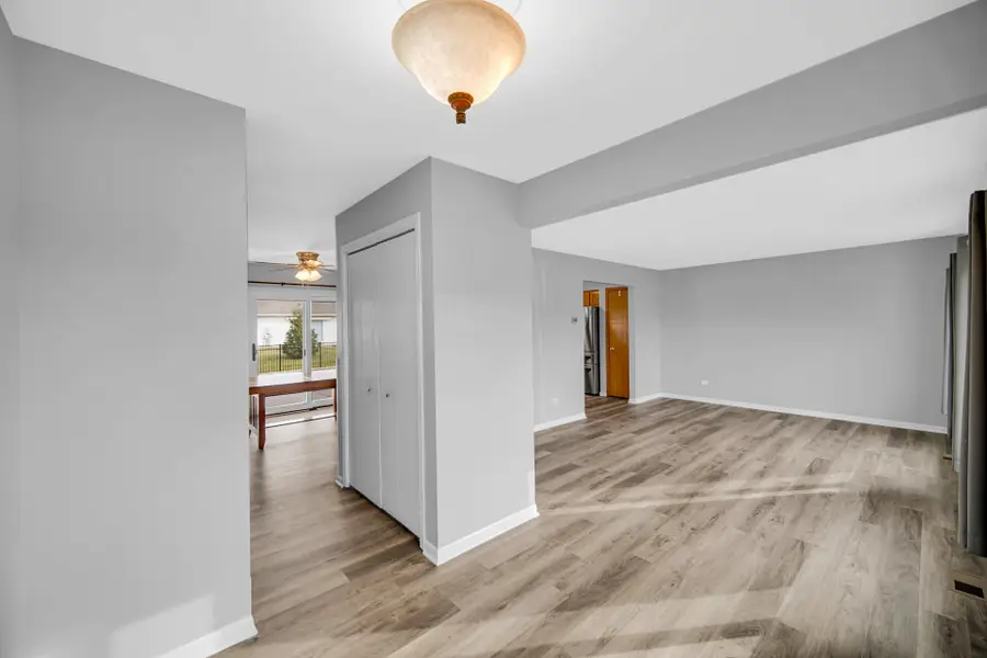 901 Robin Court, Dyer, IN 46311 - Image #2