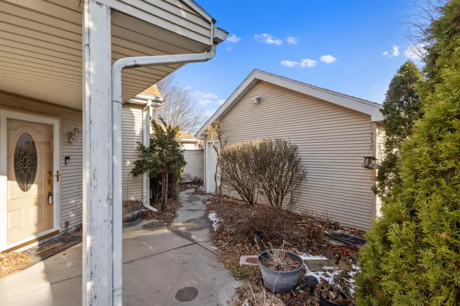 126 Bluegrass Drive, Schererville, IN 46375 - Image #2